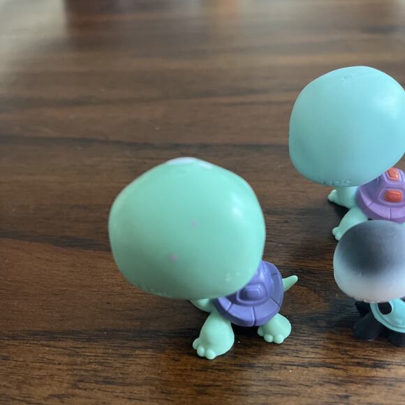 LPS #1-60 Captain Gilturtle #2-112 Bev Gilturtle #2-53 Meg Turtell #2-52 Tim +2 - Picture 3 of 9